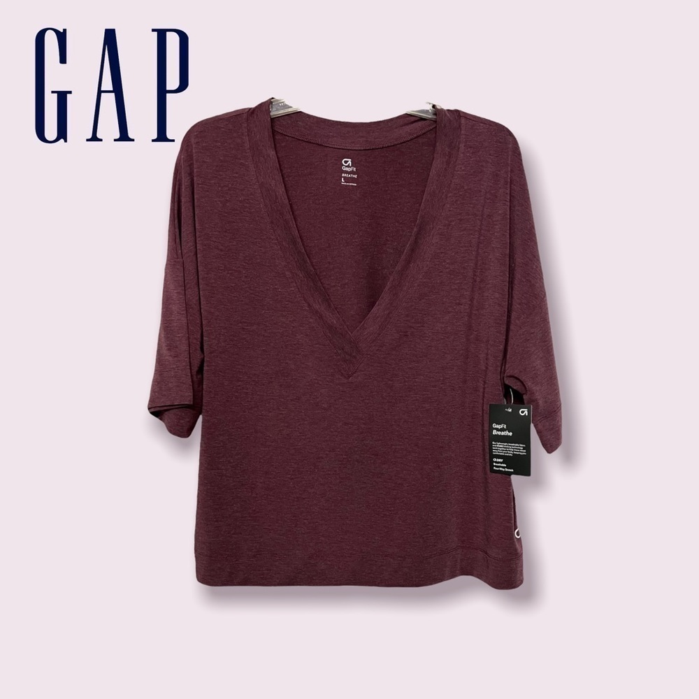 GAP FIT (NWT) DRY WICKING ATHLETIC TOP SIZE LARGE